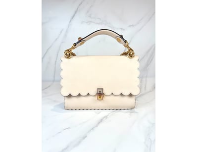 Designer Vault (A999) - Lot 583