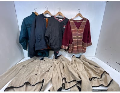 Entire Vintage Clothing Store Liquidation (ON11... - Lot 177