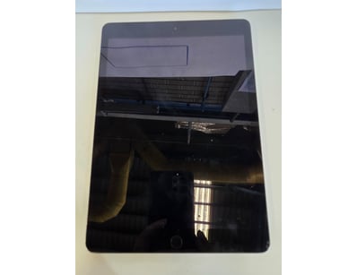 UNRESERVED Airport - Lost Property (A980) - Lot 516