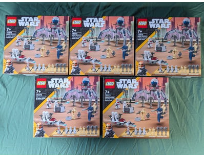 **UNRESERVED** LIFETIME COLLECTION OF LEGO PART... - Lot 346