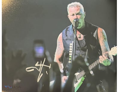 METALLICA LEAD JAMES HETFIELD SIGNED PHOTO 

James...