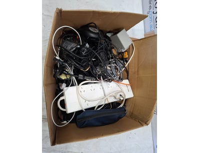 UNRESERVED Airport - Lost Property (A980) - Lot 452