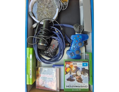 UNRESERVED Gaming Consoles (A989) - Lot 103