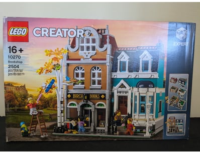 **UNRESERVED** COOKIE'S LIFETIME COLLECTION OF ... - Lot 125