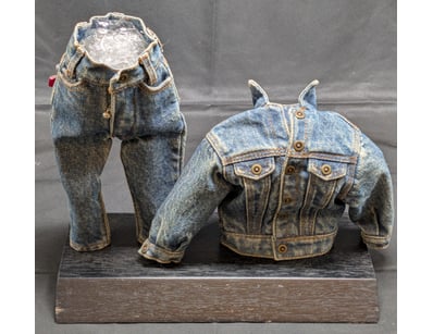 The Curio Collection (A993) - Lot 1023