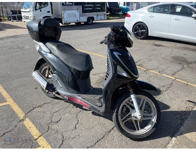 <b>2012 CFMOTO CF150T 5i - Black - Automatic Scoot...