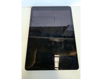 UNRESERVED Airport - Lost Property (A980) - Lot 518