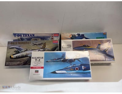 COLLECTION OF SIX HASEGAWA 1/72 SCALE AIRCRAFT MOD...