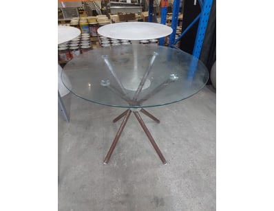 Round Table With Glass Top, Metal Style

Dimensi...