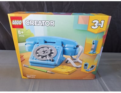 **UNRESERVED** LIFETIME COLLECTION OF LEGO PART... - Lot 333