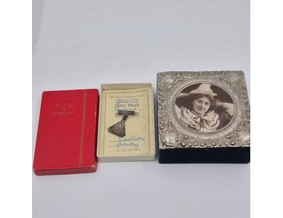 The Curio Collection (A985) - Lot 1300