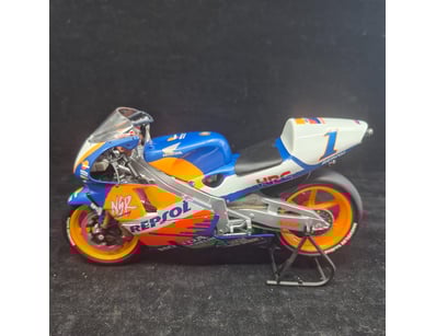 SINGLE VENDOR LIFETIME COLLECTION (A1001) - Lot 1057