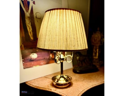 VINTAGE BOUILLOTTE, BRASS 3 ARM TRUMPET LAMP

Dime...