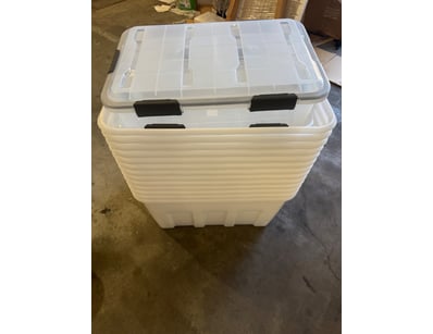 16 x plastic tubs without lids

Note: some crack...
