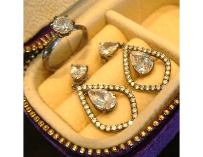 UNRESERVED Affordable Jewellery (A981) - Lot 2126