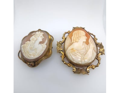 Thrift Shop (A979) - Lot 2320
