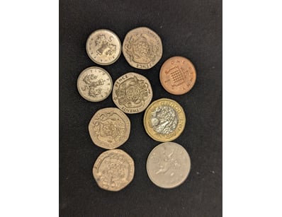 ASSORTED UNITED KINGDOM COINS INCLUDES TEN PENCE, ...