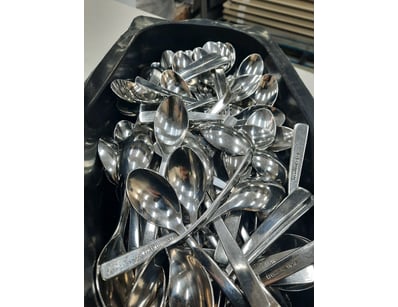 Spoons, Silver metal finish.

Unknown quantity....