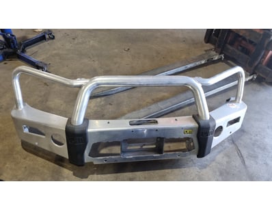 MOSTLY UNRESERVED 4x4 WORKSHOP BUSINESS CLOSURE... - Lot 272