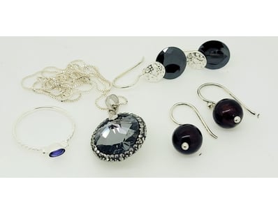 Thrift Shop (A978) - Lot 2262