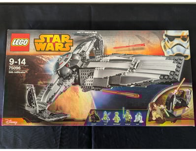 UNRESERVED COOKIES LIFETIME COLLECTION OF LEGO ... - Lot 523