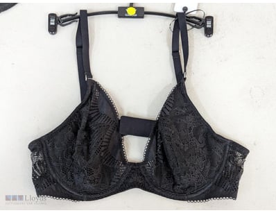 RRP $89.95 Wacoal sensu lace bra, sizes include 14...