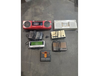 7x radios including Lark , Realistic and more

