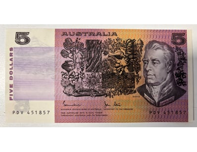 AUSTRALIAN FIVE DOLLAR NOTE, R208 (EF)

CV: $28...