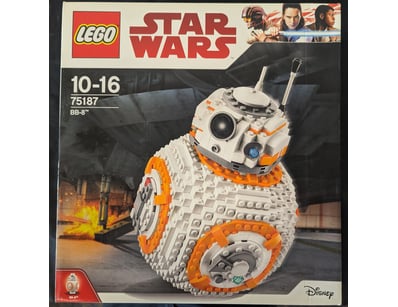 **UNRESERVED** LIFETIME COLLECTION OF LEGO PART... - Lot 235