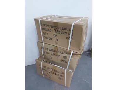 Zip tie, assorted sizes and colours, quantity unkn...