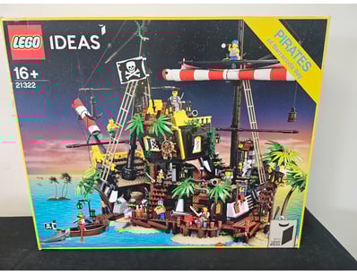 **UNRESERVED** LIFETIME COLLECTION OF LEGO PART... - Lot 737