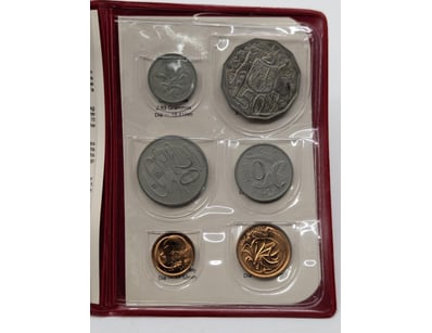 Banknotes & Coins (A977) - Lot 2600