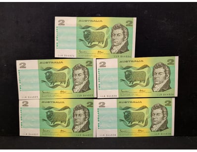 AUSTRALIAN $2 BANKNOTES - SEQUENTIAL SERIES LLB 04...