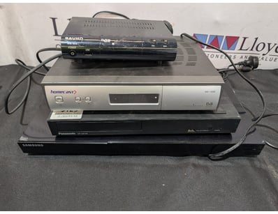 Media Player Lot with Various Disc Player Models
...