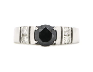 Certified & Fancy Coloured Diamond Clearance  ... - Lot 2013