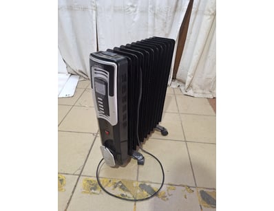 Moretti Heater

Dimensions H:62cm W:15cm D:50cm...
