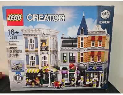 **UNRESERVED** LIFETIME COLLECTION OF LEGO PART... - Lot 743