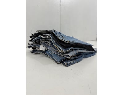 Entire Vintage Clothing Store Liquidation (ON11821) - Lot 77