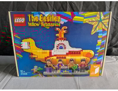 **UNRESERVED** LIFETIME COLLECTION OF LEGO PART... - Lot 171