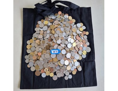 Banknotes & Coins (A985) - Lot 4006