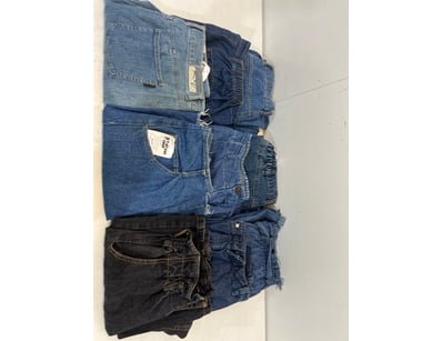 Entire Vintage Clothing Store Liquidation (ON11... - Lot 108