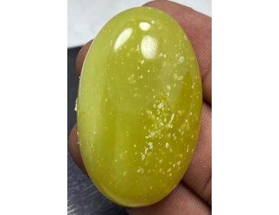 92.35 CARATS NATURAL RARE AFGAN GROSSULAR

Stone...