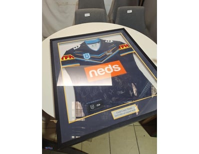 Gold Coast Titans Signer Football Jersey, 2019 Tea...