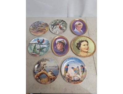 COLLECTION OF DECORATIVE COMMEMORATIVE PLATES

C...