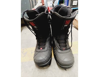 Head Next Edge men's ski boots.
Size: US 9.5

