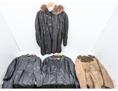 Entire Vintage Clothing Store Liquidation (ON11... - Lot 306