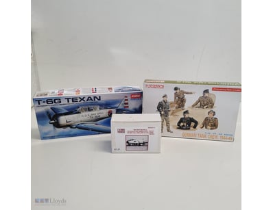 VINTAGE SCALE MODEL AIRCRAFT AND MILITARY FIGURE K...
