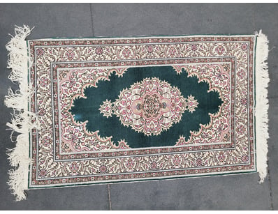 HANDMADE WOOL RUG WITH CENTRAL MEDALLION KAYSERI

...