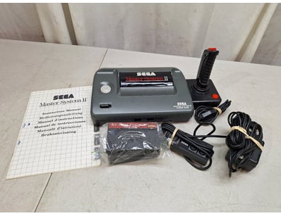 Gadgets, Music & Pastimes (A985) - Lot 256