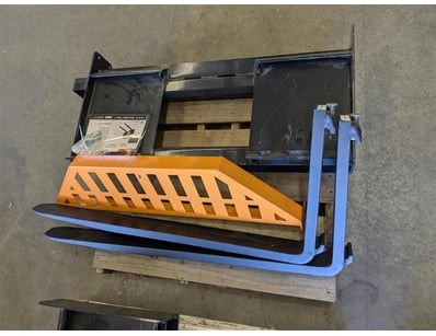 UNRESERVED Factory Direct -  Attachments, Skid S... - Lot 55